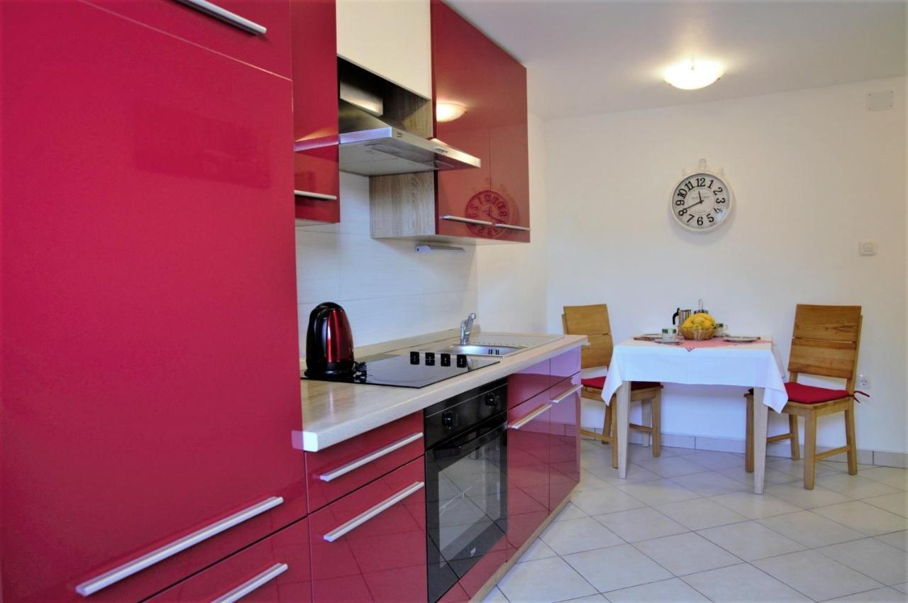 Amaryllis Residence, Apartment Diana & Deluxe Rooms With Shared Kitchen Veli Losinj Exterior photo
