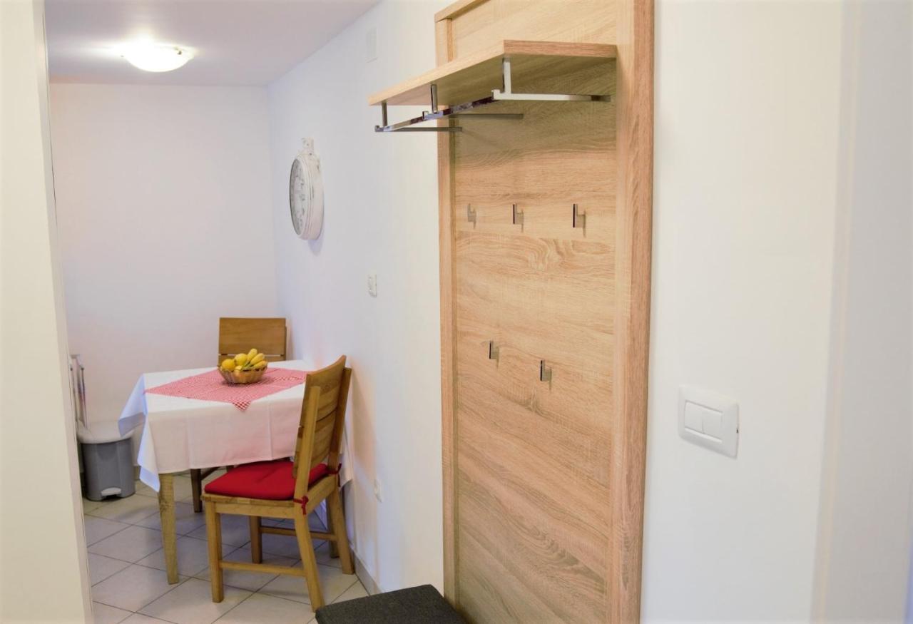 Amaryllis Residence, Apartment Diana & Deluxe Rooms With Shared Kitchen Veli Losinj Exterior photo