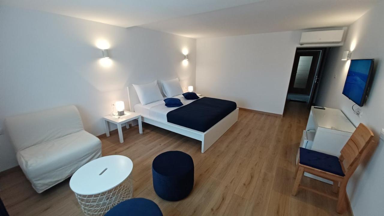 Amaryllis Residence, Apartment Diana & Deluxe Rooms With Shared Kitchen Veli Losinj Exterior photo
