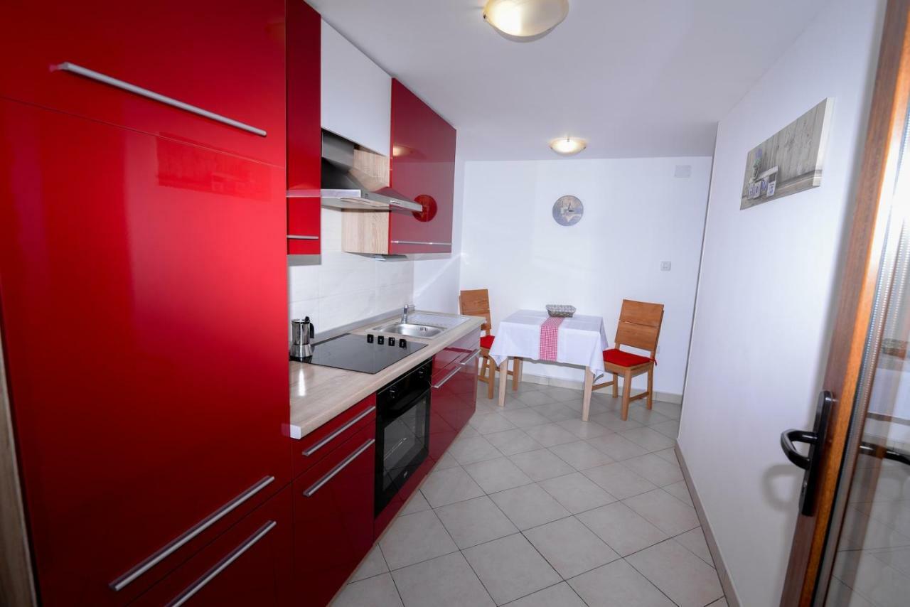 Amaryllis Residence, Apartment Diana & Deluxe Rooms With Shared Kitchen Veli Losinj Exterior photo