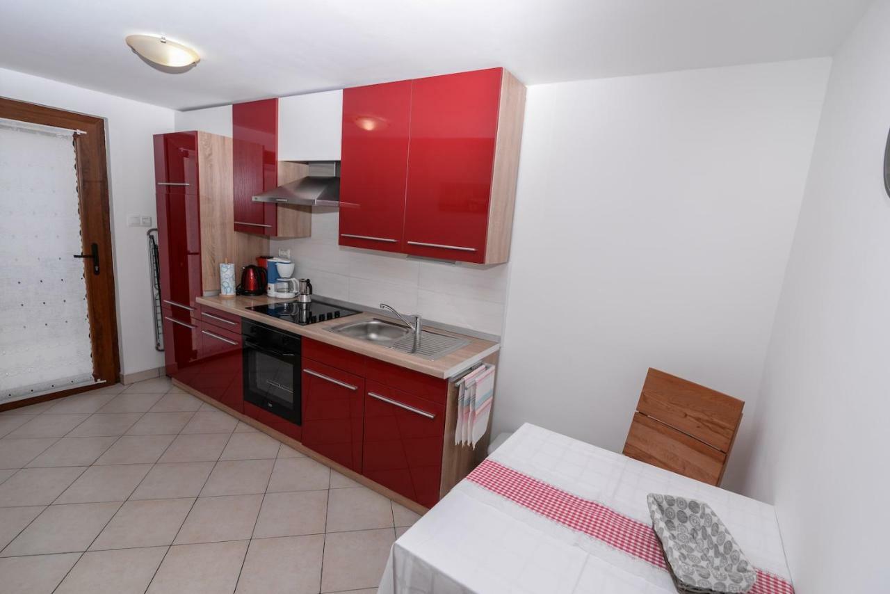 Amaryllis Residence, Apartment Diana & Deluxe Rooms With Shared Kitchen Veli Losinj Exterior photo