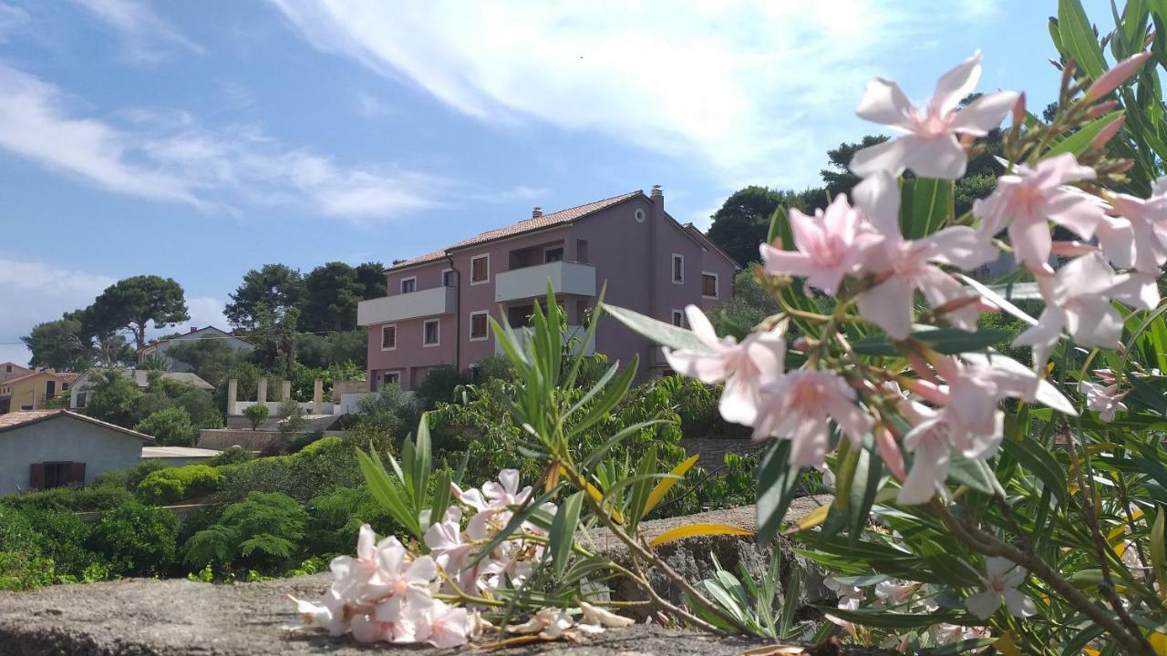 Amaryllis Residence, Apartment Diana & Deluxe Rooms With Shared Kitchen Veli Losinj Exterior photo